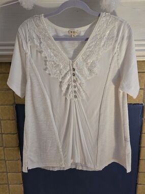 POL White Lace-Trim Short Sleeve V-Neck Top